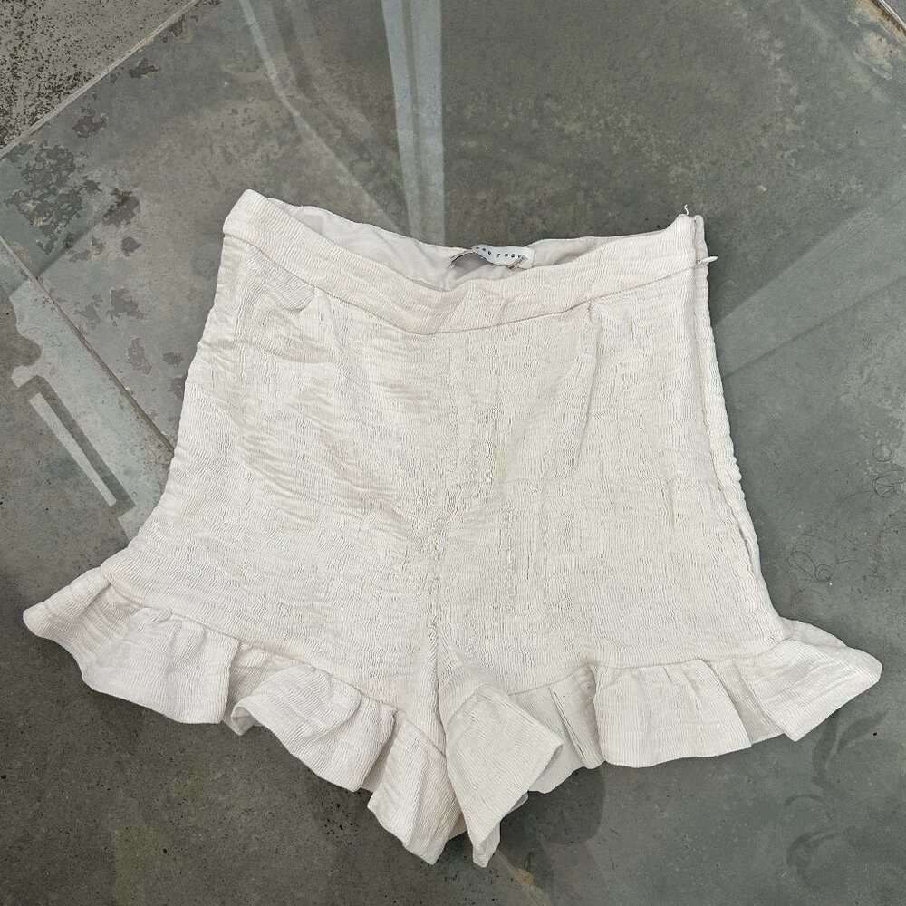 Endless Rose white ruffled hem high-waisted shorts | L
